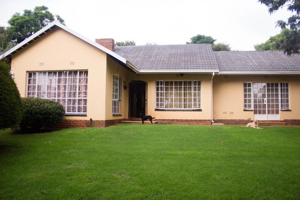 Khuvena Guesthouse Randburg Buitenkant foto