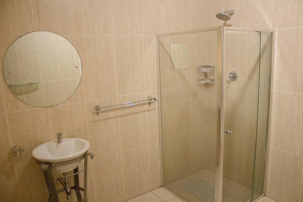 Khuvena Guesthouse Randburg Buitenkant foto