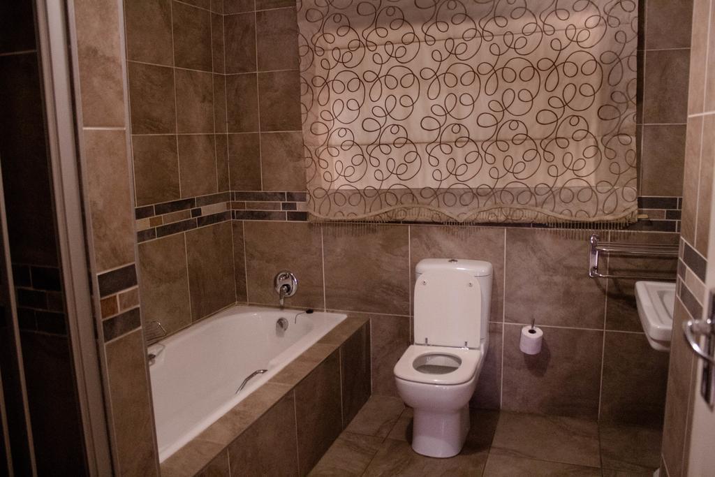 Khuvena Guesthouse Randburg Buitenkant foto
