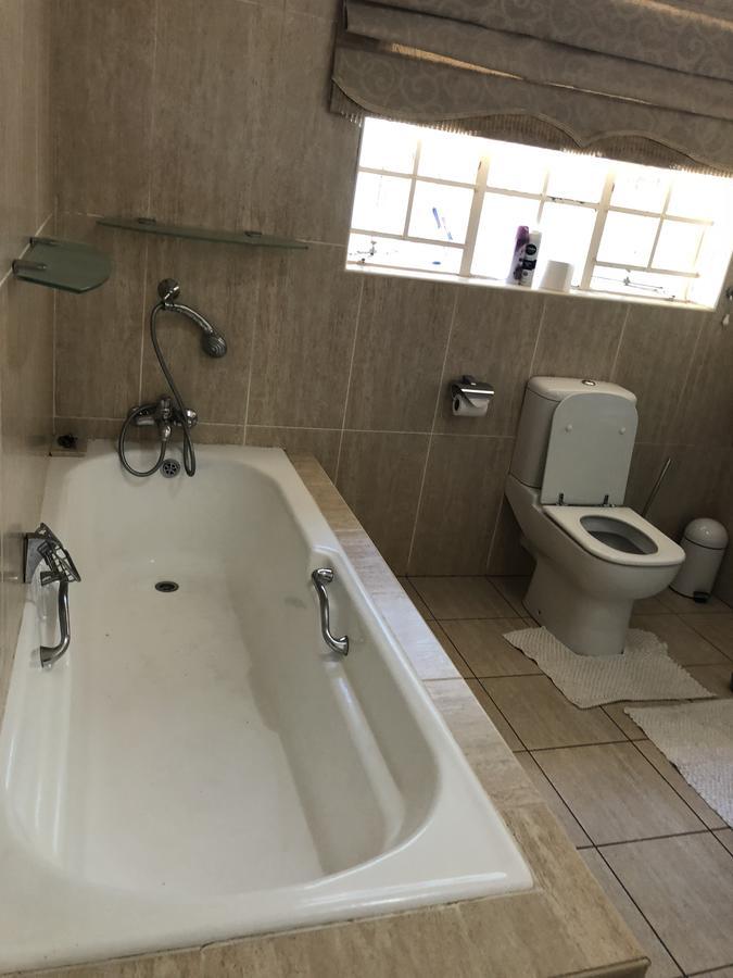 Khuvena Guesthouse Randburg Buitenkant foto