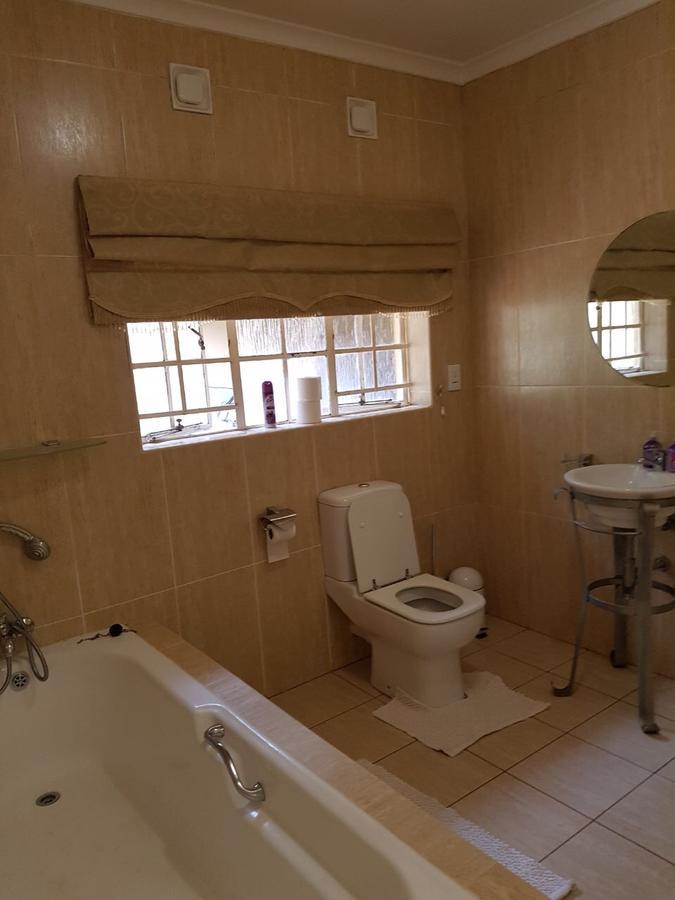 Khuvena Guesthouse Randburg Buitenkant foto