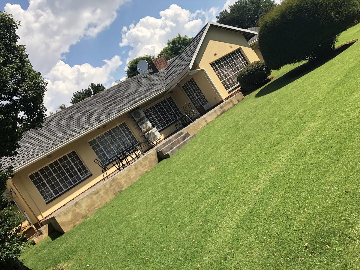 Khuvena Guesthouse Randburg Buitenkant foto