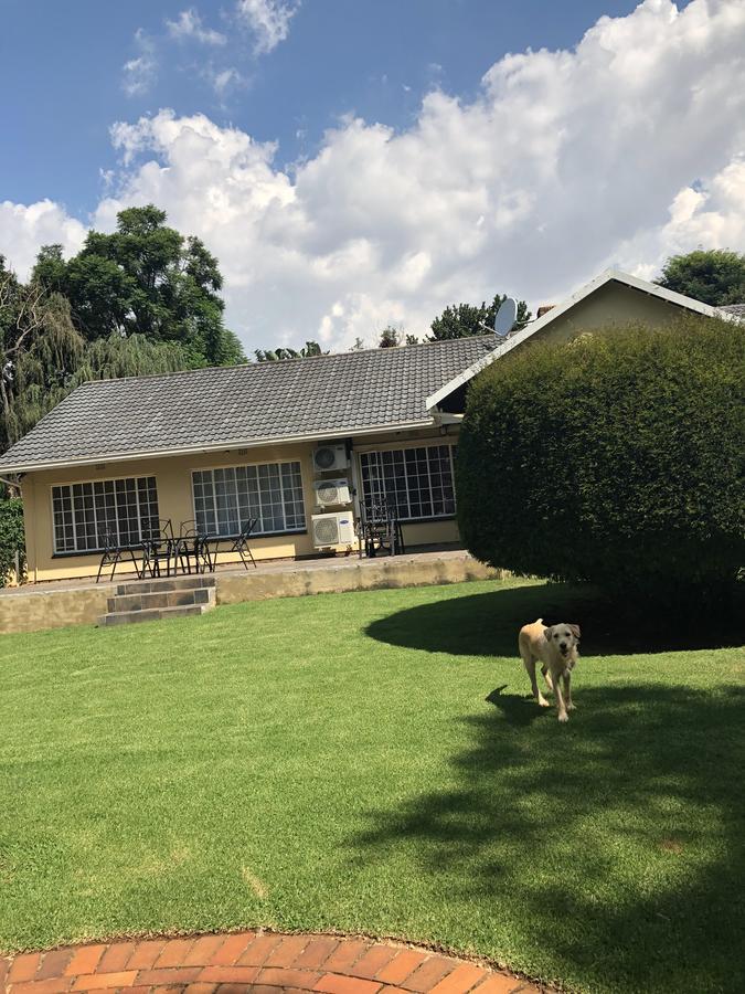 Khuvena Guesthouse Randburg Buitenkant foto